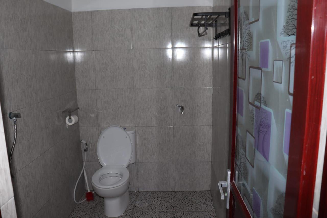 Room 212 Kuta  Экстерьер фото