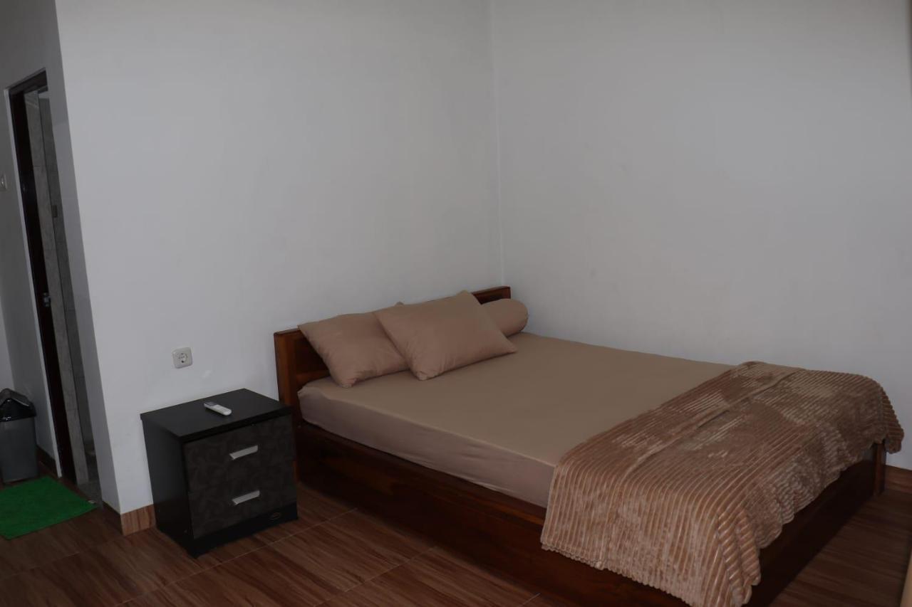 Room 212 Kuta  Экстерьер фото