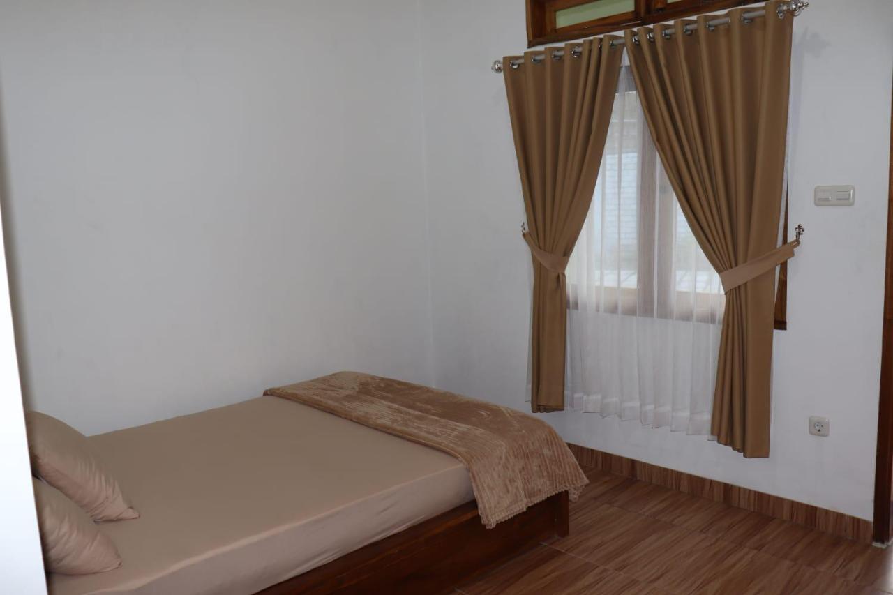 Room 212 Kuta  Экстерьер фото